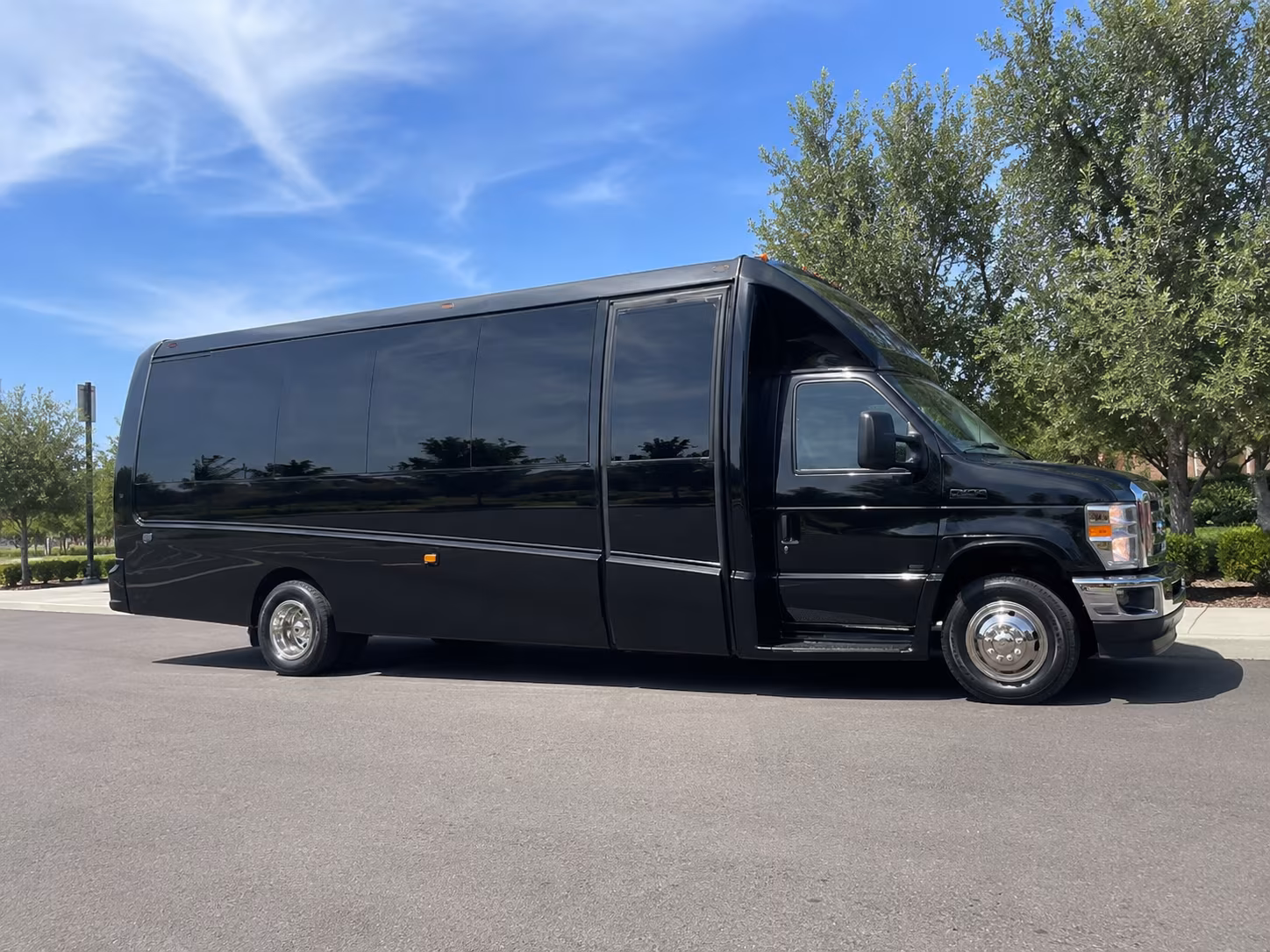 bus rentals for bands performers and touring groups out of hemet