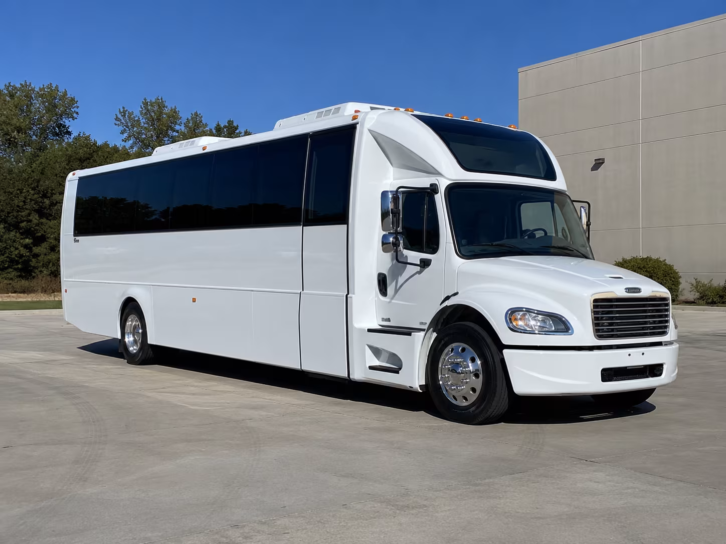hemet 28 passenger party bus